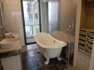 Bathroom in 4 BHK Apartment at Lower Parel – for Rent