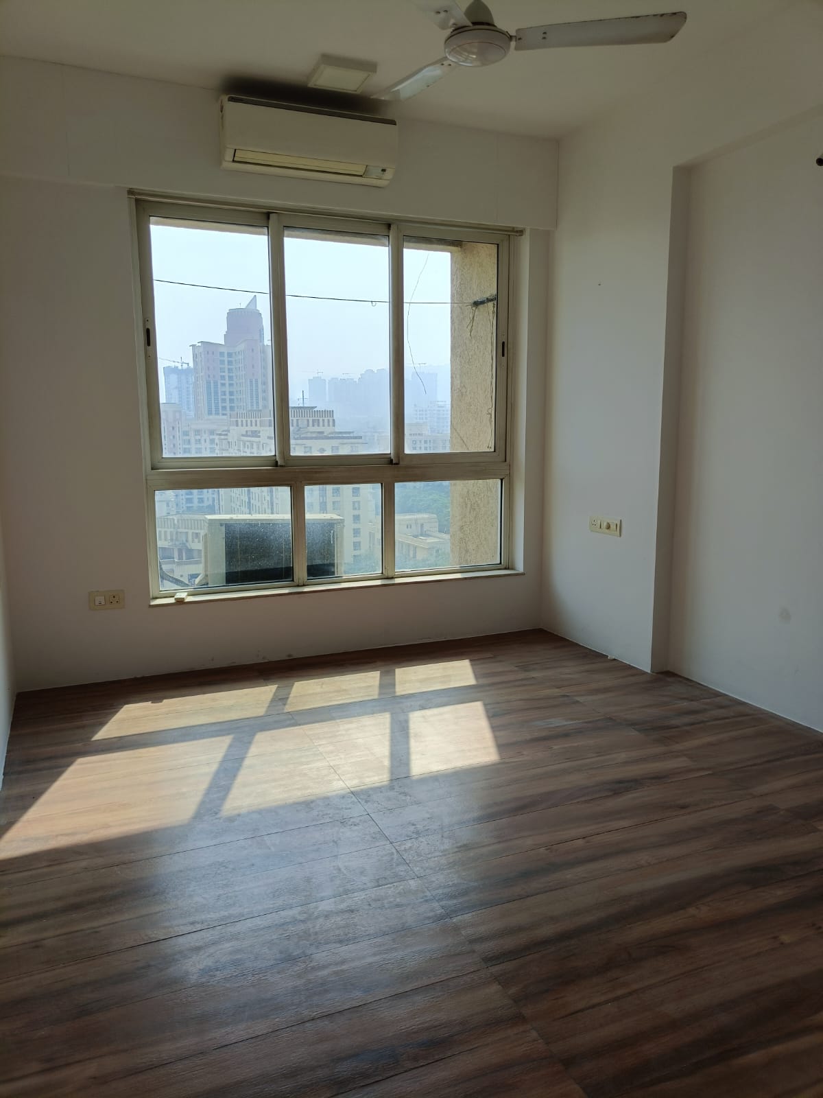 1 BHK Apartment For Rent in Hiranandani Estate