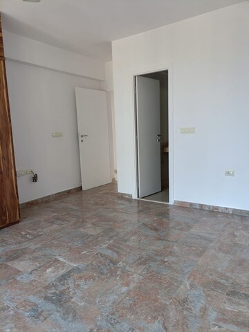 Room in 1 BHK Apartment at Hiranandani Estate, Ghodbunder Road – for Rent