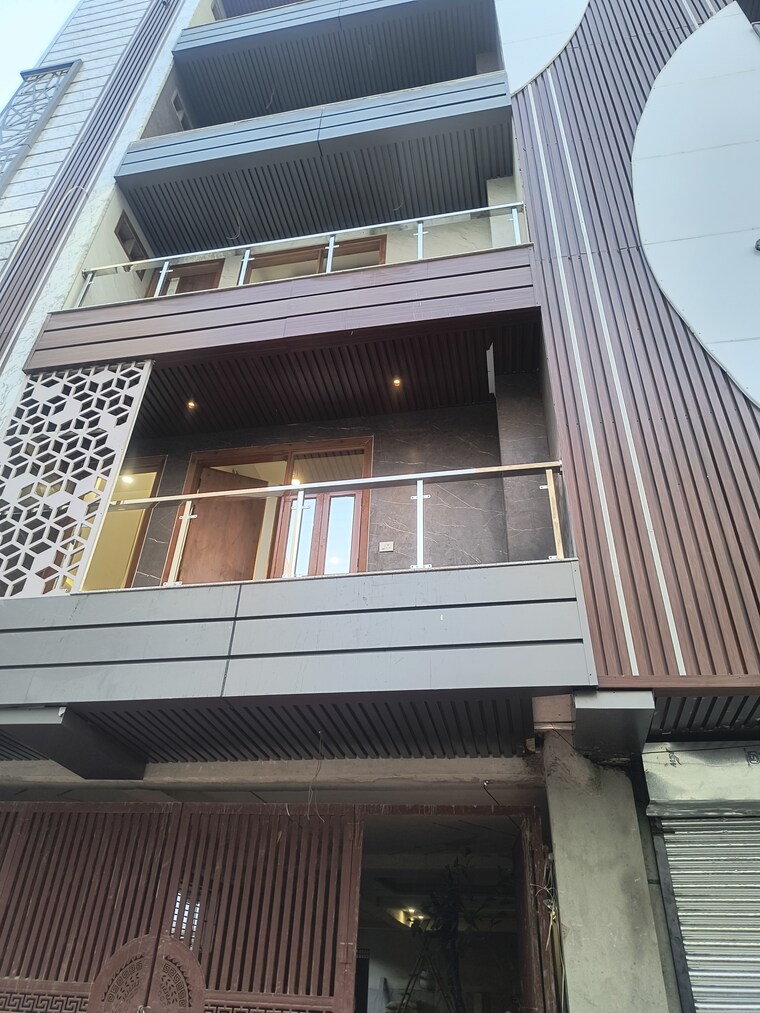 Exterior View, dwarka mor 4 Bedroom 120 Sq.Yd. Builder Floor In Dwarka Mor Delhi 9712483