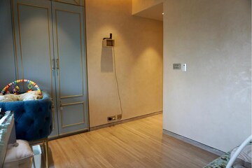 Room in 4 BHK Apartment at Lodha World View, Worli – for Rent