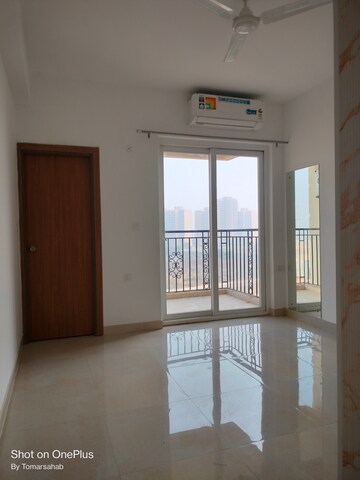 Room in 3 BHK Apartment at ATS Marigold, Sector 89a – for Rent