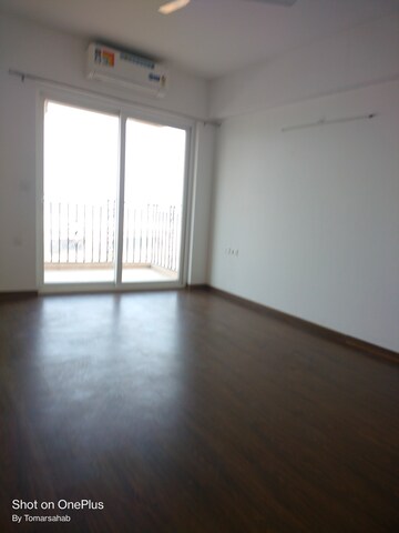 Room in 3 BHK Apartment at ATS Marigold, Sector 89a – for Rent