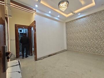 Room in 1 BHK Builder Floor at Vaishali Sector 3 – for Rent