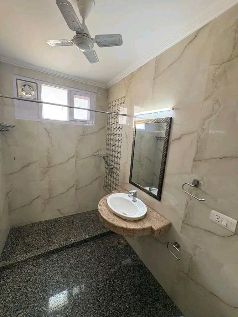 Bathroom, chattarpur 4 Bedroom 1800 Sq.Ft. Builder Floor In Chattarpur Delhi 9712529