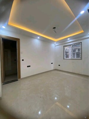 Room in 3 BHK Builder Floor at Chattarpur – for Rent