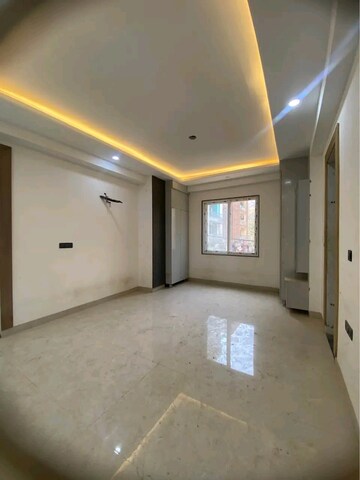 Room in 3 BHK Builder Floor at Chattarpur – for Rent