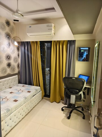Room in 1 BHK Apartment at Kandivali West – for Sale