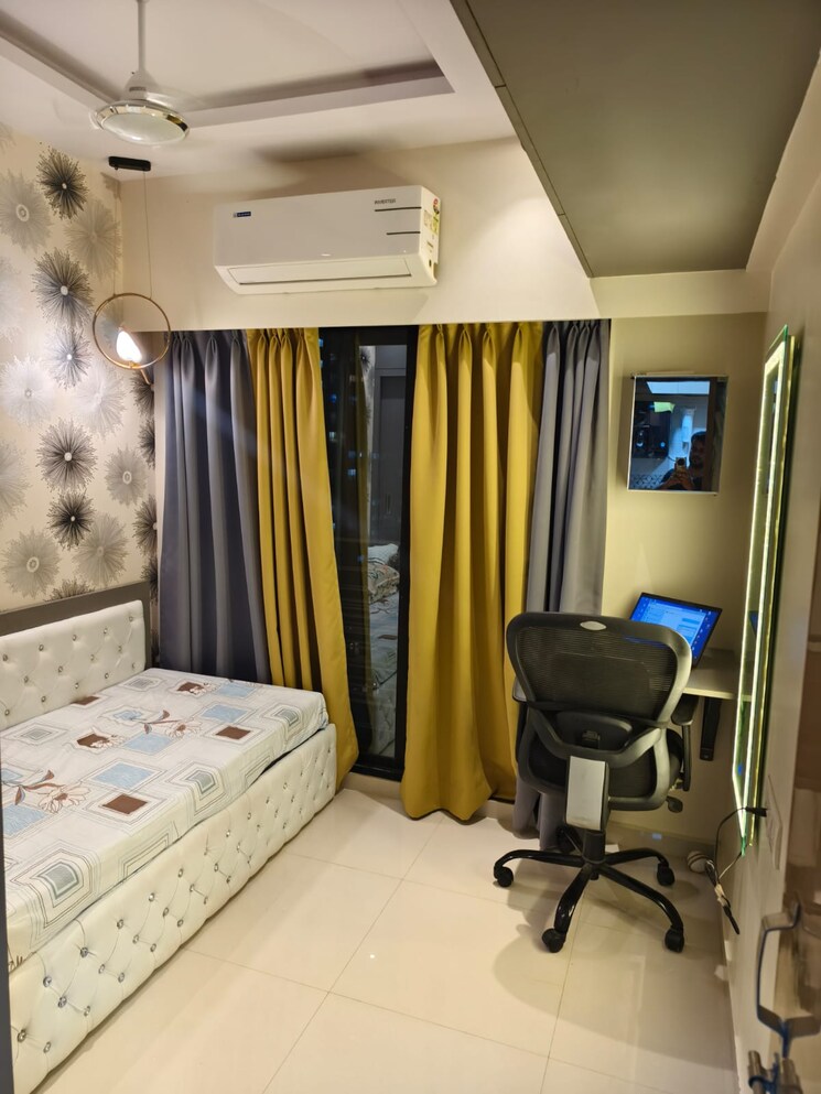 Room, kandivali west 1 Bedroom 305 Sq.Ft. Apartment In Kandivali West Mumbai 9712531