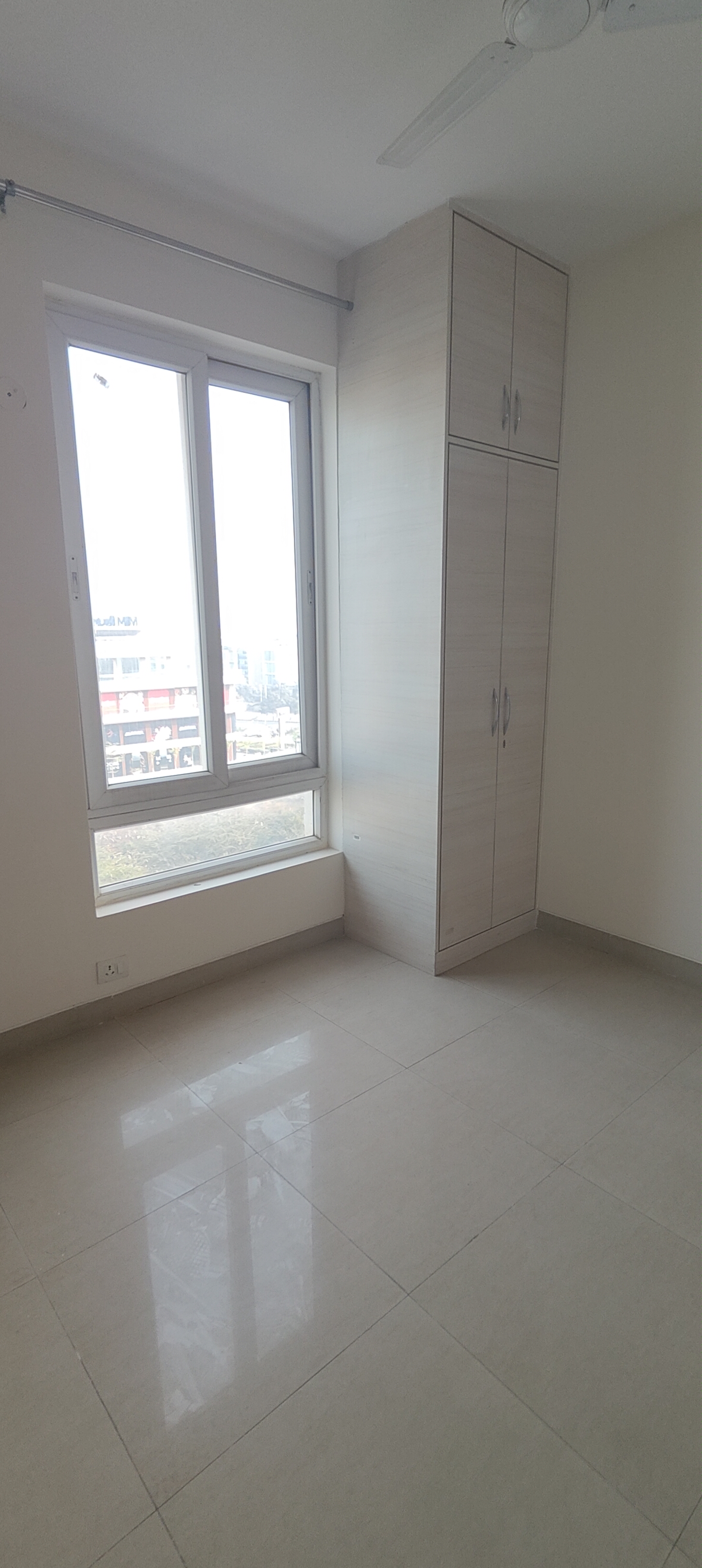 2 BHK + Study Room Apartment For Rent in Emaar Emerald Estate