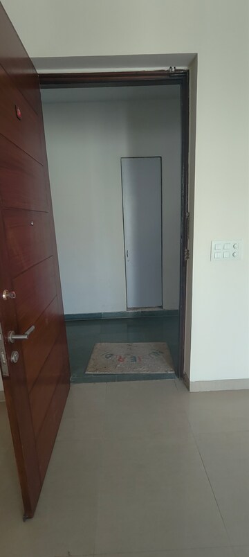 Furnished Amenities in 2 BHK Apartment at Emaar Emerald Estate, Sector 65 – for Rent