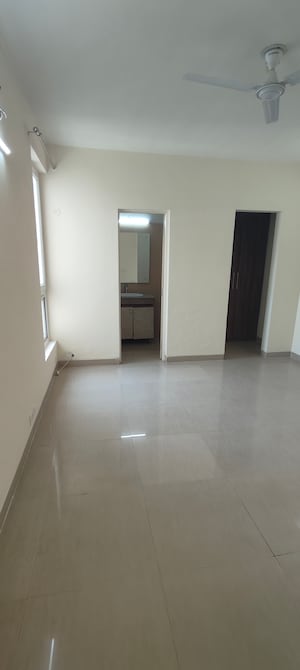 Room in 3 BHK Apartment at Emaar Emerald Estate, Sector 65 – for Rent