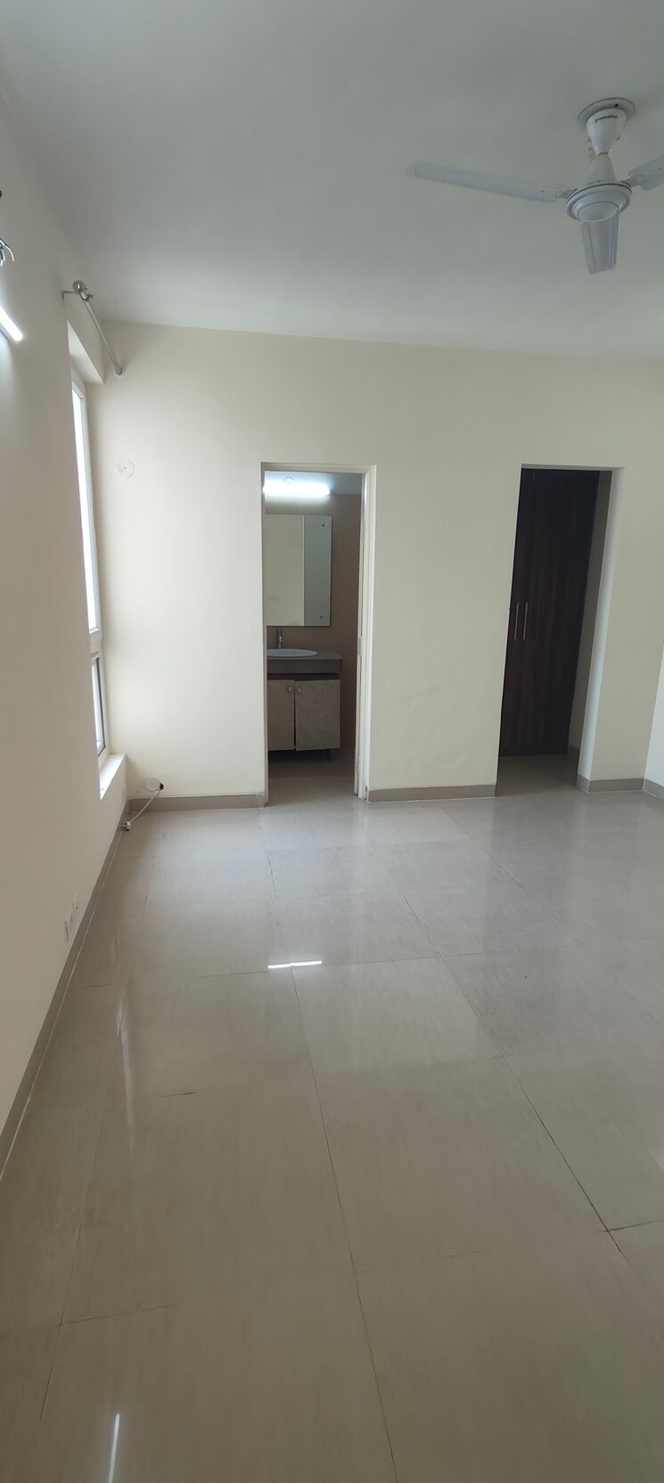 Room, emaar-emerald-estate 3 Bedroom 1395 Sq.Ft. Apartment In Sector 65 Gurgaon 9712550