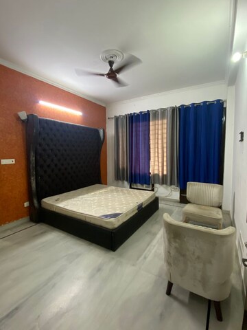 Living Room in 3.5 BHK Builder Floor at Sector 38 – for Rent