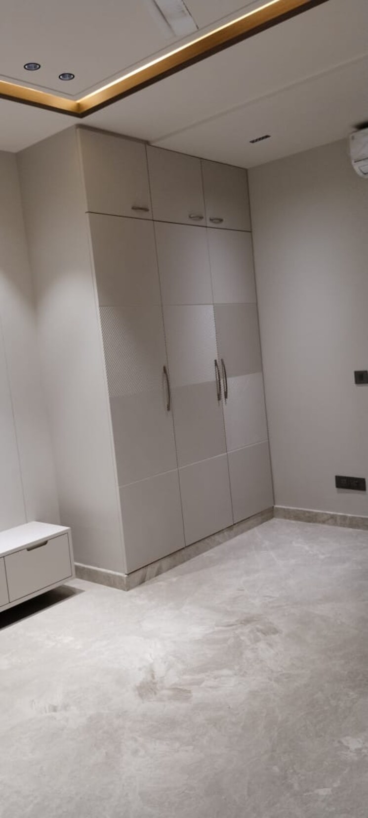 Bathroom, safdarjung enclave 3 Bedroom 241 Sq.Yd. Builder Floor In Safdarjung Enclave Delhi 9712566