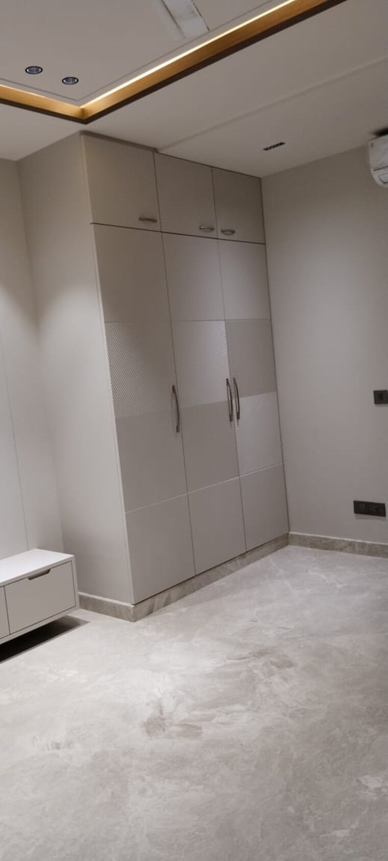 Bathroom, safdarjung enclave 3 Bedroom 241 Sq.Yd. Builder Floor In Safdarjung Enclave Delhi 9712566