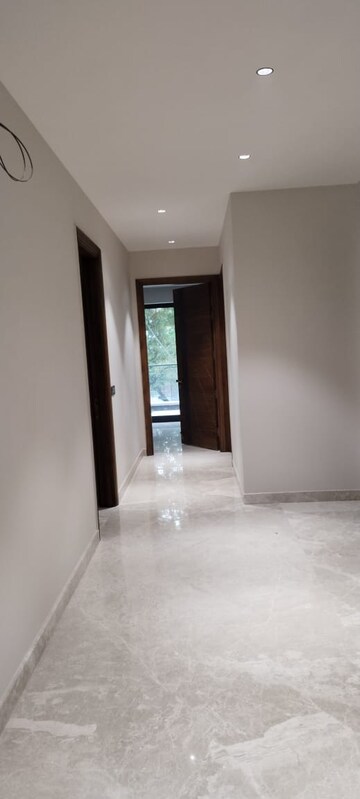 Building Lobby in 3 BHK Builder Floor at Safdarjung Enclave – for Sale