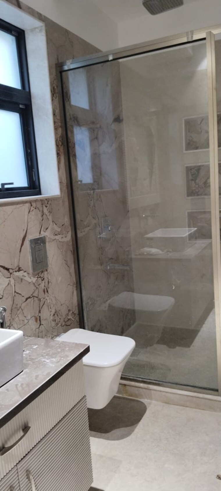 Bathroom, safdarjung enclave 3 Bedroom 241 Sq.Yd. Builder Floor In Safdarjung Enclave Delhi 9712566