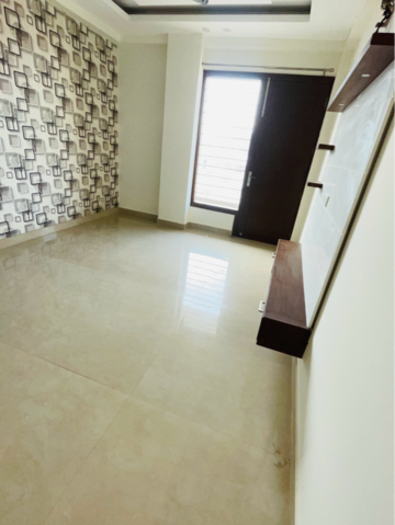 Room in 4 BHK Builder Floor at Sector 23 – for Rent