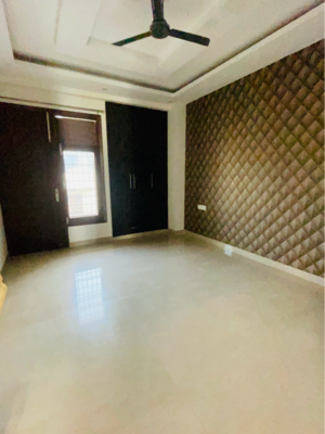 Room in 4 BHK Builder Floor at Sector 23 – for Rent