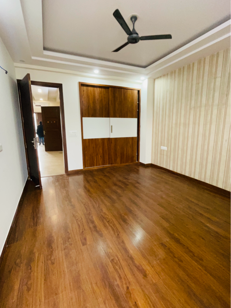 Room, sector 23 4 Bedroom 2800 Sq.Ft. Builder Floor In Sector 23 Gurgaon 9712564