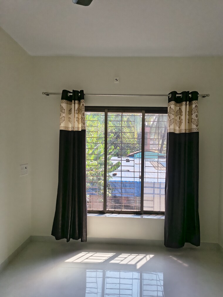 Room, kurla east 1 Bedroom 300 Sq.Ft. Apartment In Kurla East Mumbai 9712592