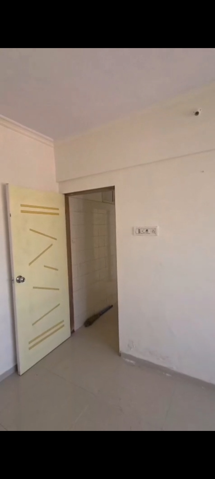 2 BHK Apartment For Sale in Rashmi Hetal