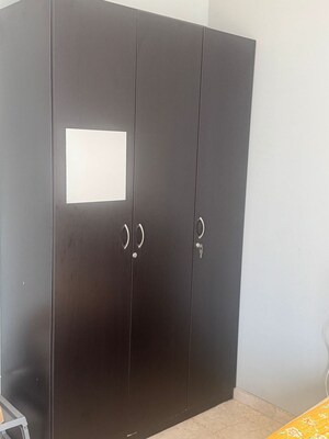 Room in 1 BHK Apartment at Evershine Millenium Paradise, Kandivali East – for Sale