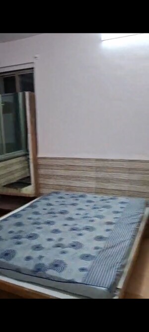 Room in 2 BHK Apartment at Kurla East – for Rent