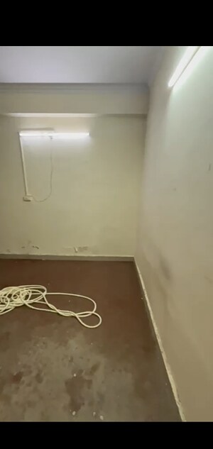 Furnished Amenities in 3 BHK Builder Floor at Mahavir Enclave – for Sale