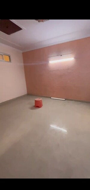 Room in 3 BHK Builder Floor at Mahavir Enclave – for Sale