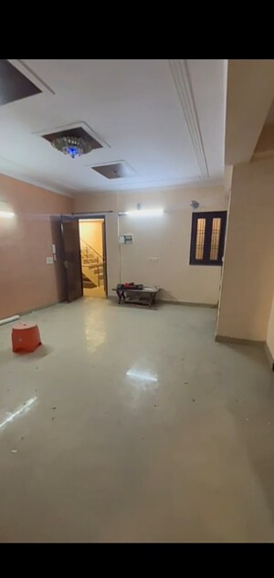 Room in 3 BHK Builder Floor at Mahavir Enclave – for Sale