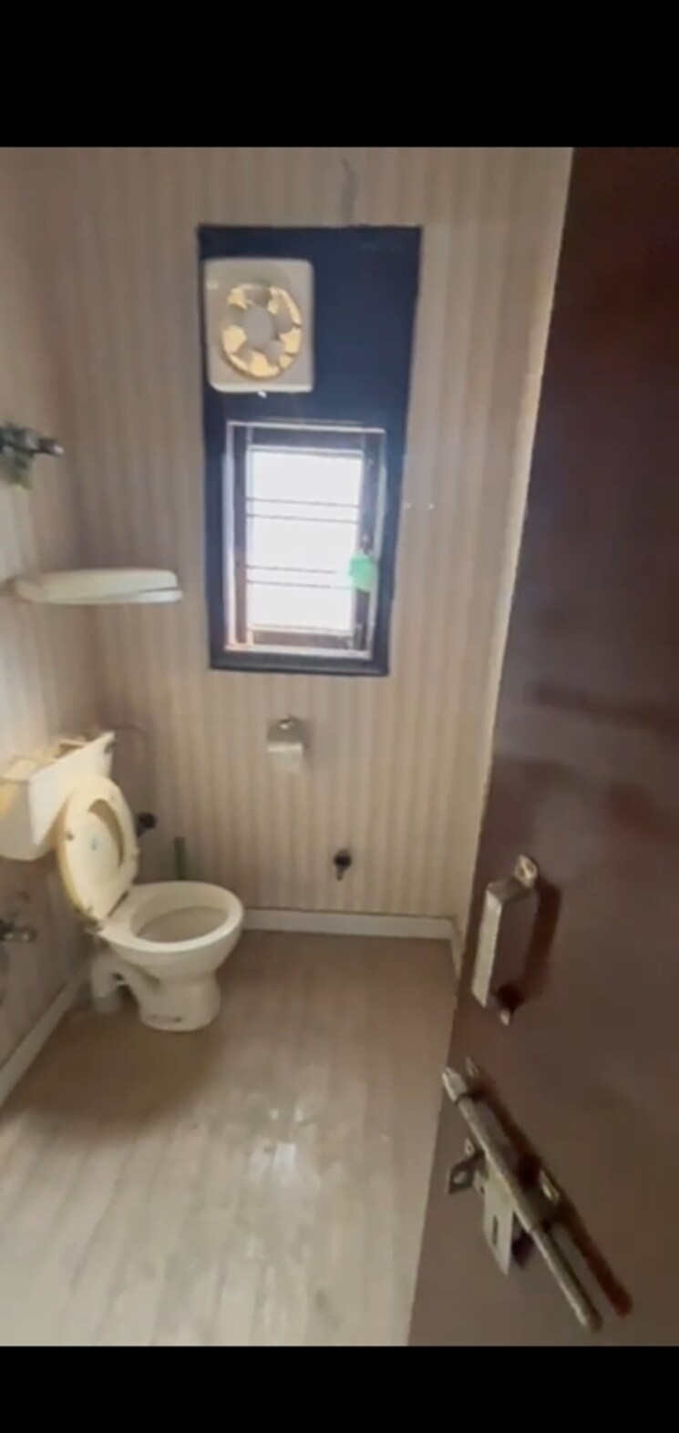 Bathroom, mahavir enclave 3 Bedroom 1089 Sq.Ft. Builder Floor In Mahavir Enclave Delhi 9712634