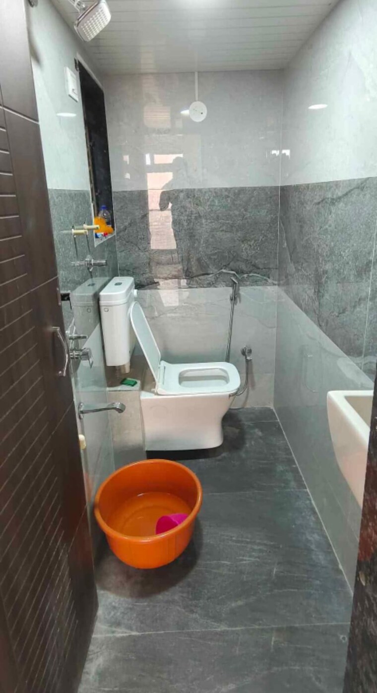 Bathroom, raymond-ten-x-habitat 1 Bedroom 550 Sq.Ft. Apartment In Pokhran Road No Two Thane 9712673