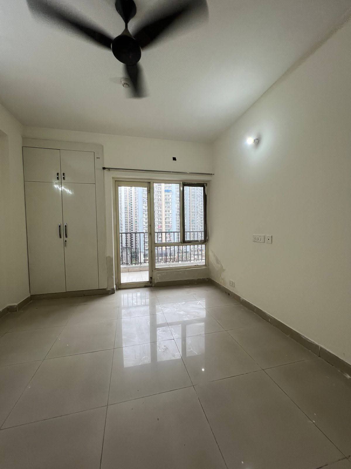 2 BHK Apartment For Rent in Panchsheel Greens
