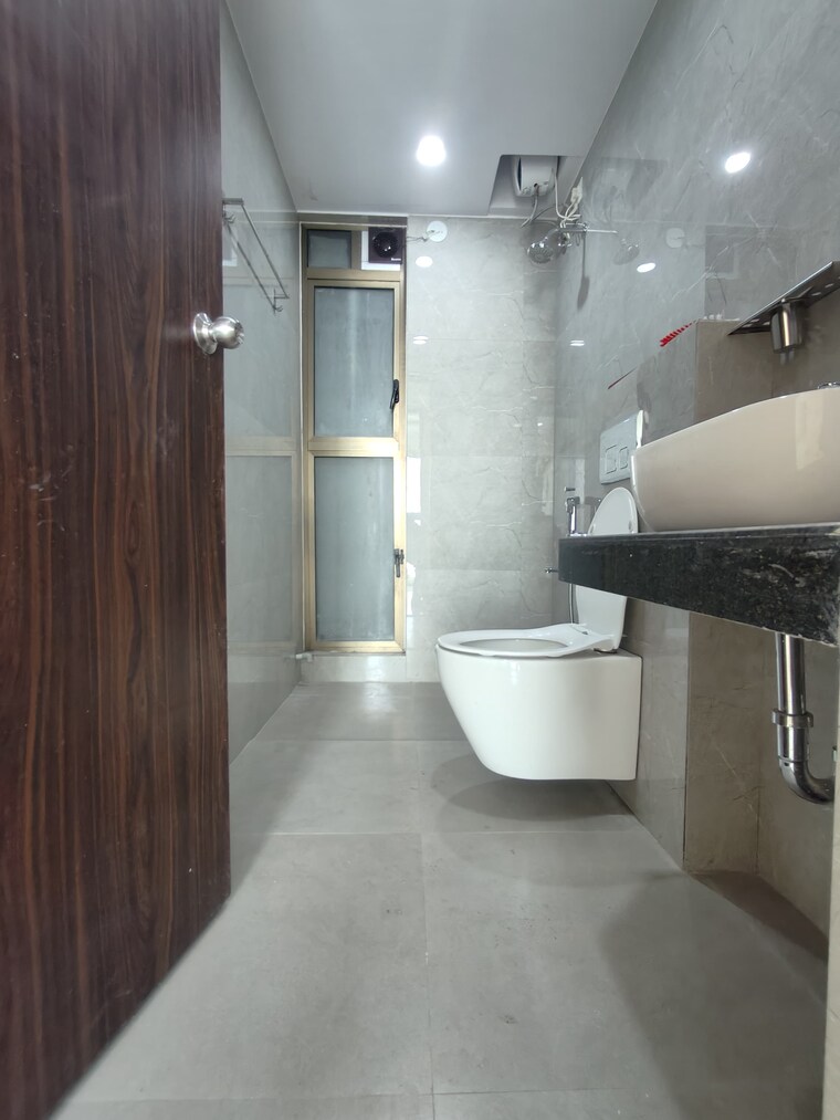Attached Bathroom, raymond-ten-x-habitat 2 Bedroom 635 Sq.Ft. Apartment In Pokhran Road No Two Thane 9712711