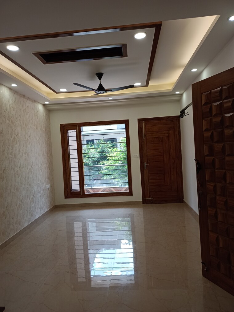 Bedroom, sector 84 4 Bedroom 325 Sq.Yd. Builder Floor In Sector 84 Faridabad 9712739