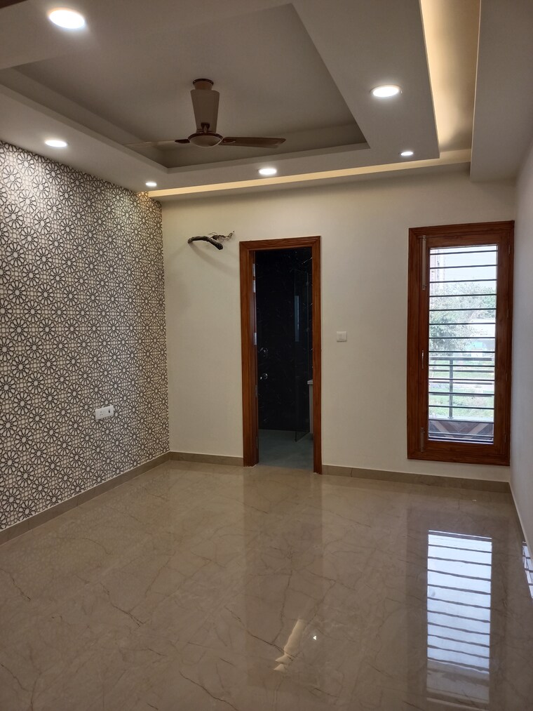 Room, sector 84 4 Bedroom 325 Sq.Yd. Builder Floor In Sector 84 Faridabad 9712739