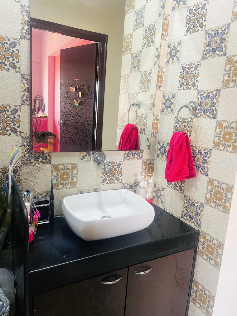 Attached Bathroom, ashar-residency 2 Bedroom 1050 Sq.Ft. Apartment In Pokhran Road No Two Thane 9712752