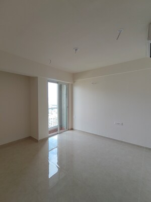 Bedroom in 3 BHK Apartment at Indiabulls One Indiabulls, Pokhran Road No Two – for Rent