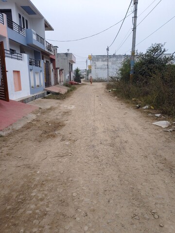 Parking in 2 BHK Independent House at Kiran Enclave, Kursi Road – for Sale