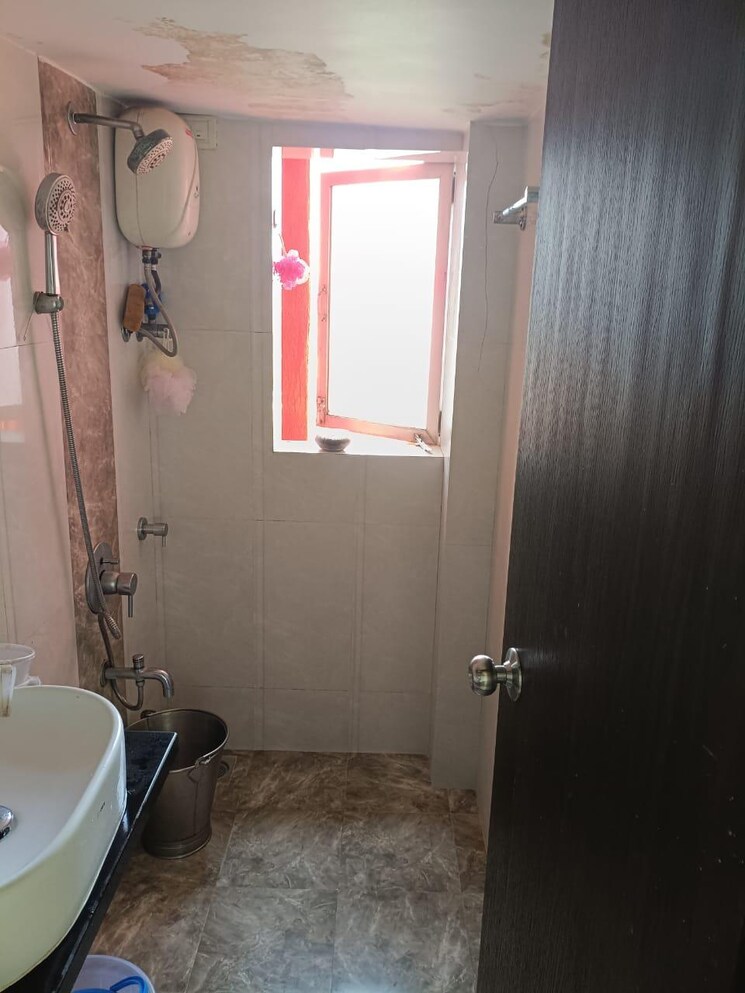 Bathroom, monisha-chs-bandra-west 1 Bedroom 485 Sq.Ft. Apartment In Bandra West Mumbai 9712777