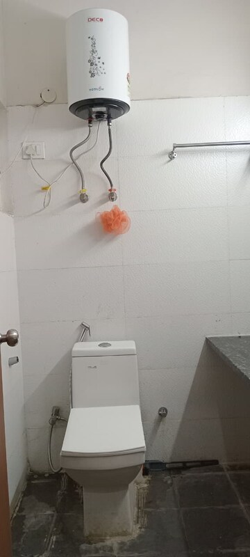 1 RK Builder Floor For Rent in Alpha Ii Greater Noida