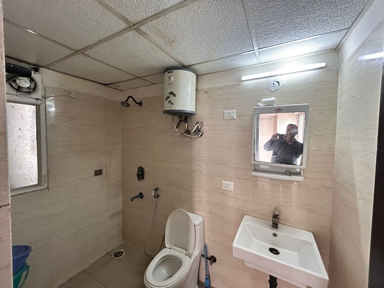 Bathroom, sethi-max-royal 3 Bedroom 1440 Sq.Ft. Apartment In Sector 76 Noida 9712835