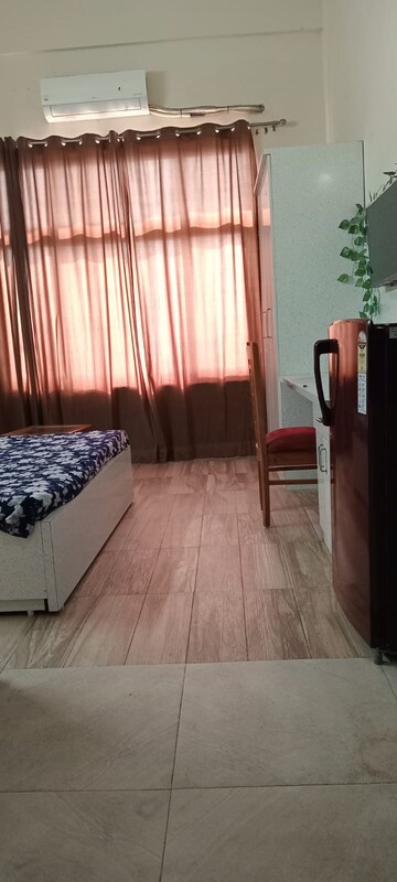 Bedroom in 2 BHK Apartment at Nimbus Express Park View, Chi V Greater Noida – for Rent