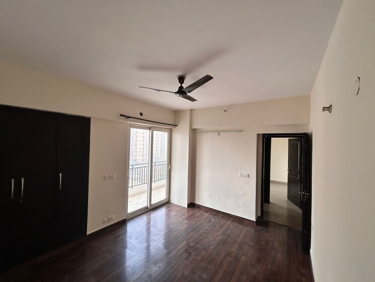 Room, sethi-max-royal 3 Bedroom 1440 Sq.Ft. Apartment In Sector 76 Noida 9712842