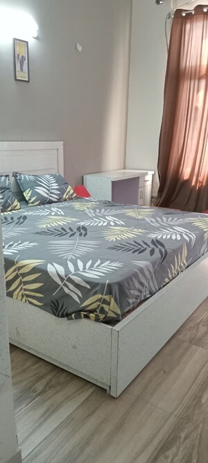 Bedroom in 1.5 BHK Builder Floor at Beta I Greater Noida – for Rent