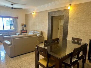 Team Area in 2 BHK Apartment at Koregaon Park – for Rent