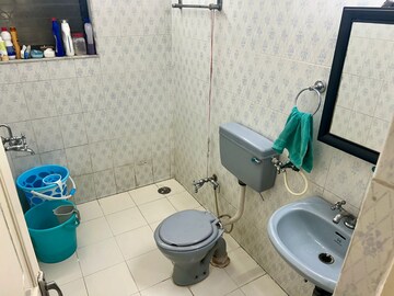 Team Area in 2 BHK Apartment at Koregaon Park – for Rent