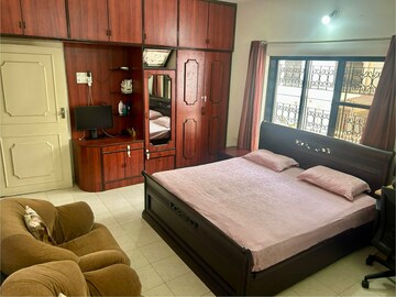 Bedroom in 2 BHK Apartment at Koregaon Park – for Rent